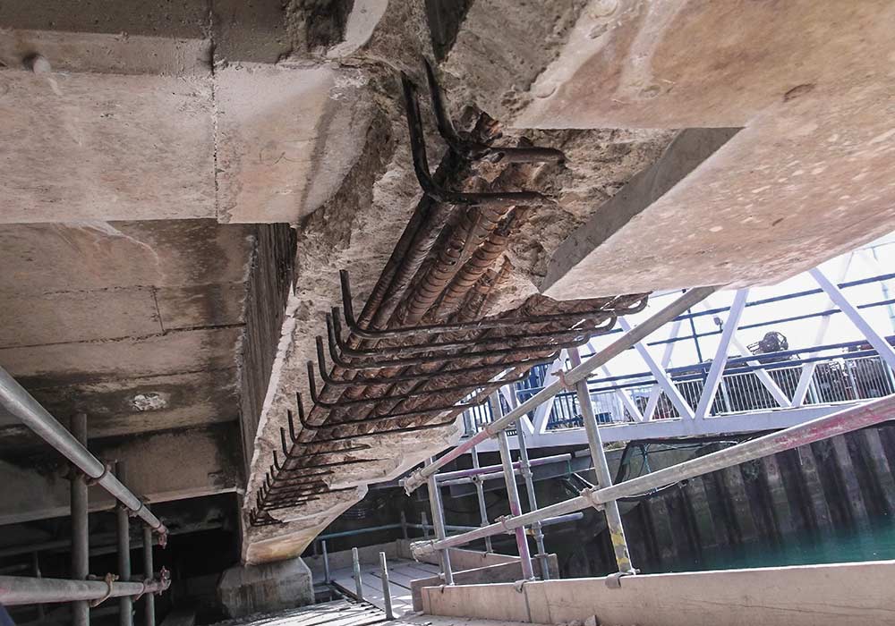 pipes concrete repairs scaffold